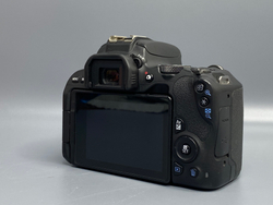 Canon EOS 200D + EF-S 18-55mm — 90 000 кадров