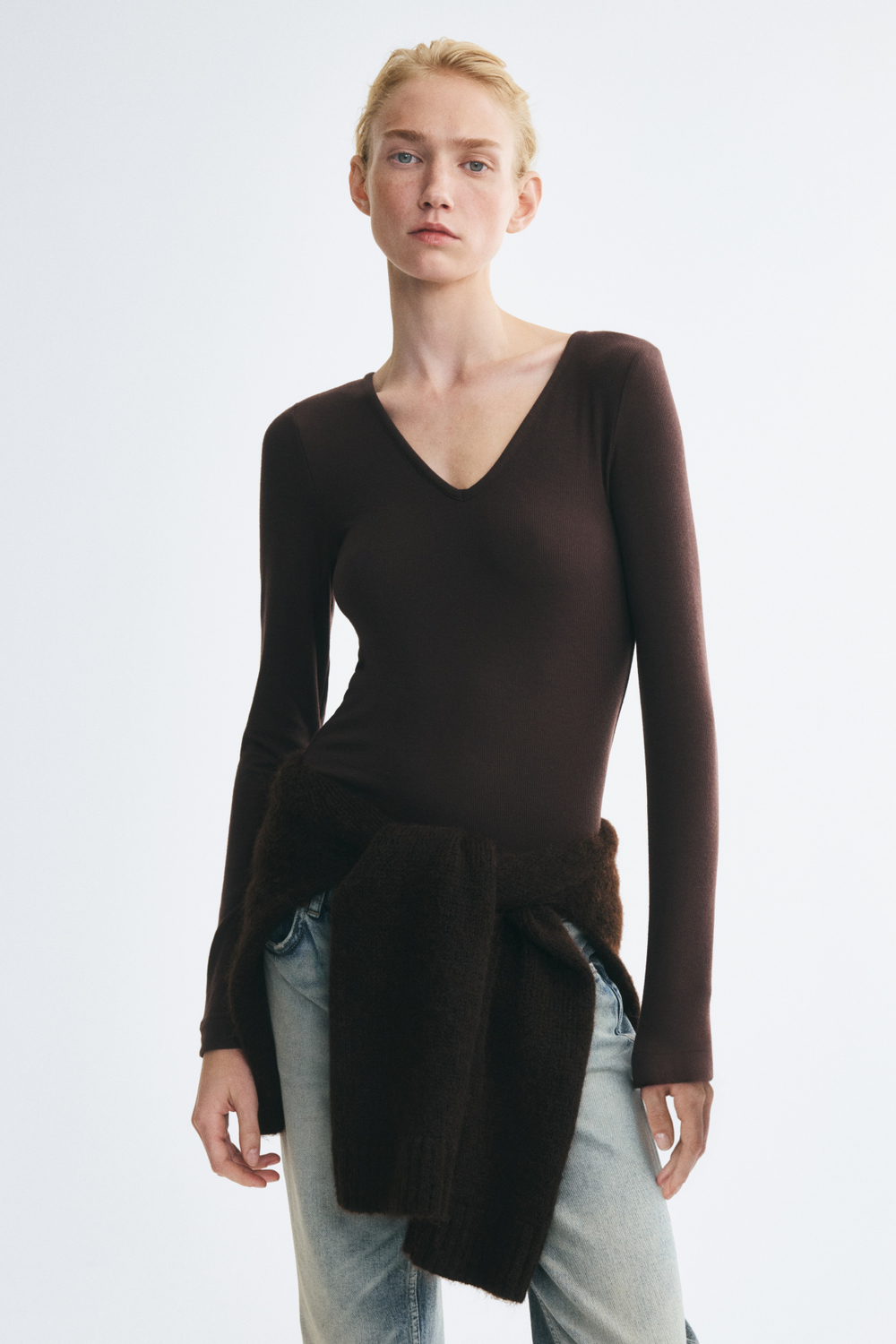 Топ с V-образным вырезом — Чёрный — H&M 1360581
