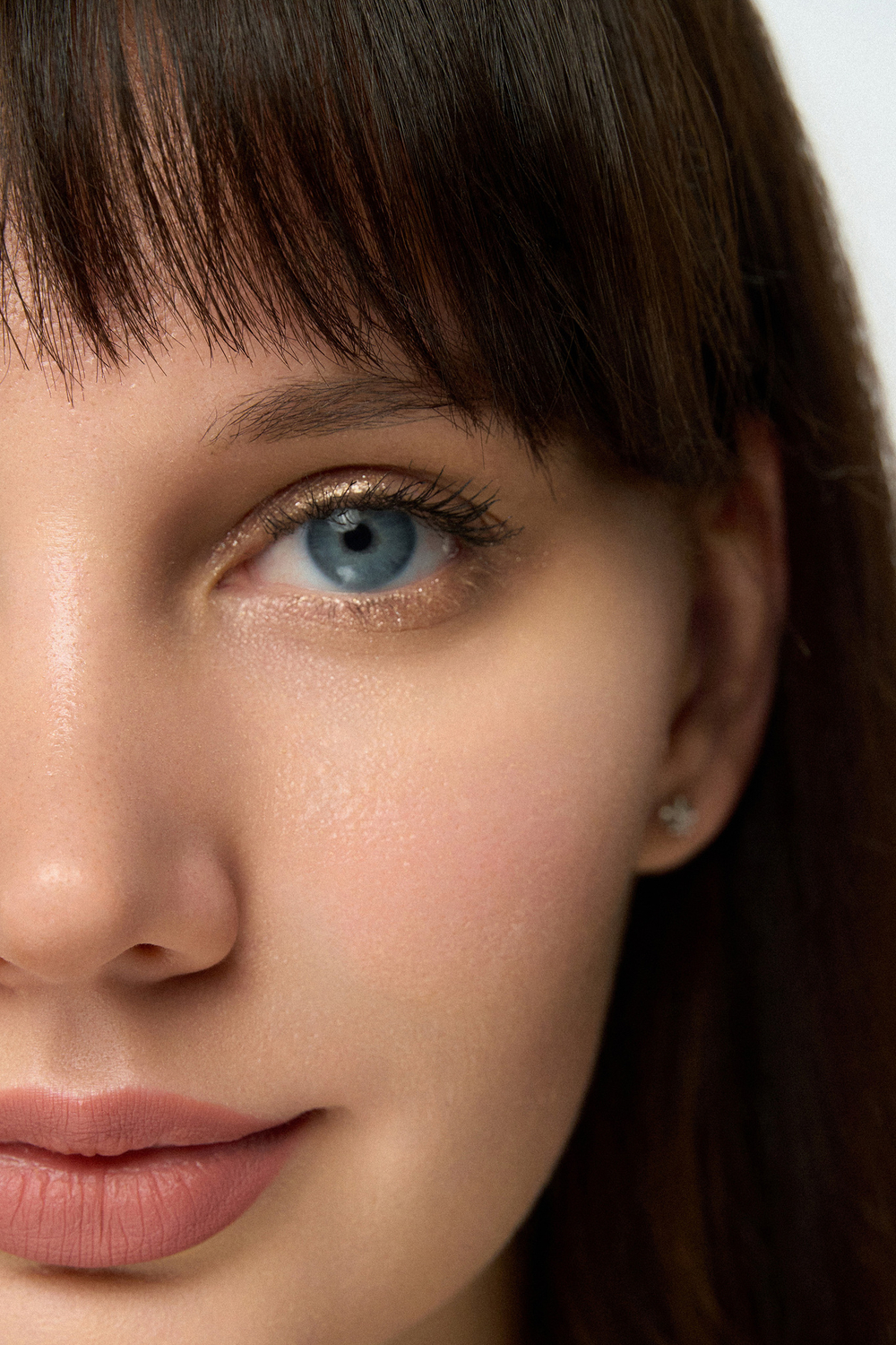 Стойкие тени-карандаш для век LASTING EYESHADOW STICK в оттенке LEO