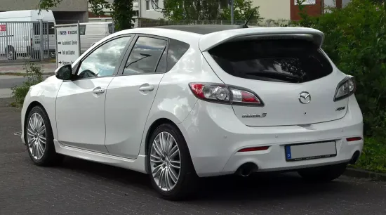 Спойлер-вставка между клыками для Mazda 6 GJ