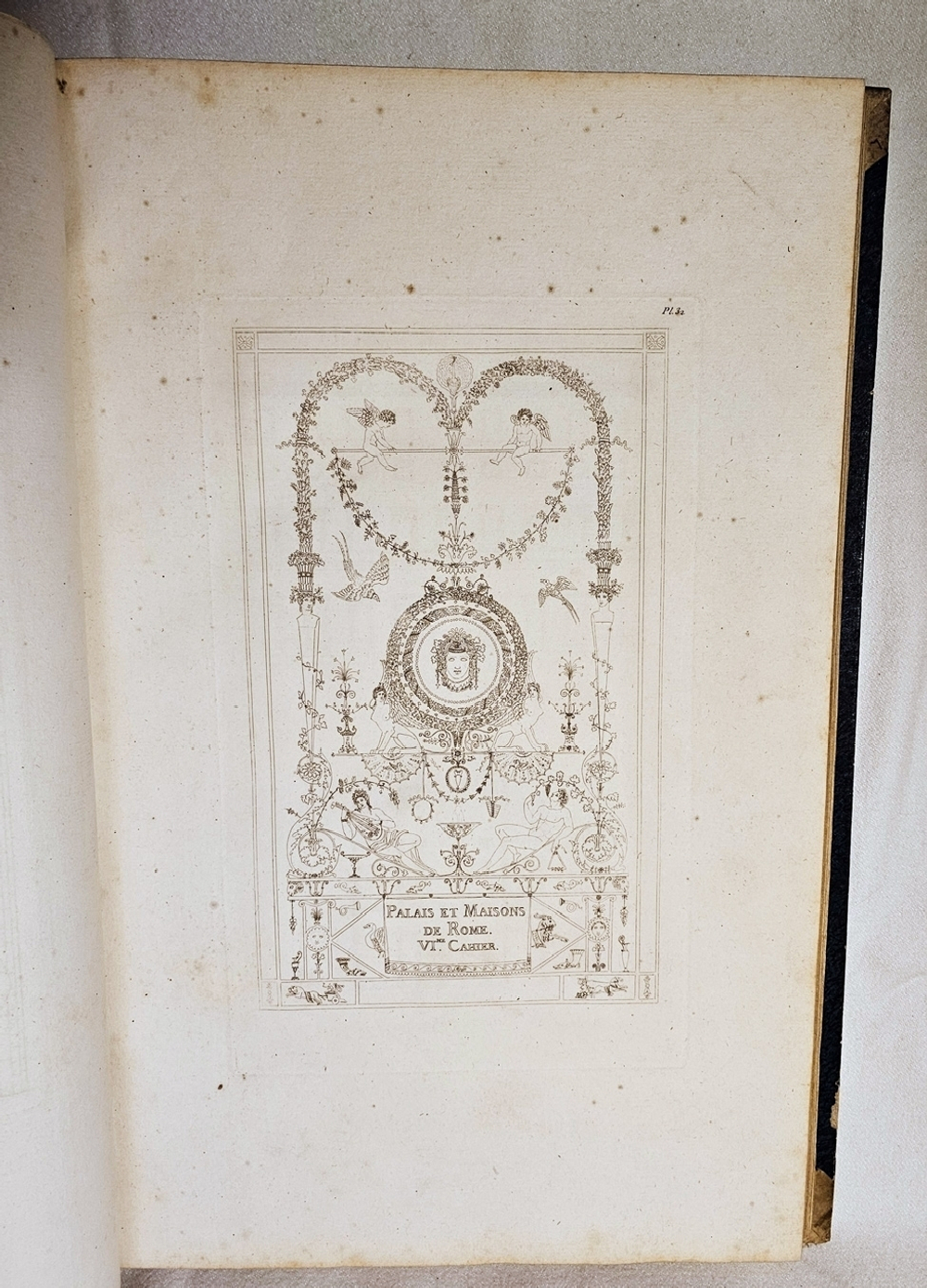 Palais, Maisons, et autres edifices modernes, dessines a Rome, publies a Paris l`an 6 de la Republique francaise (1798, v. st.). [Дворцы, дома и другие современные здания срисованные в Риме и изданные в Париже в 1798 г.)]
