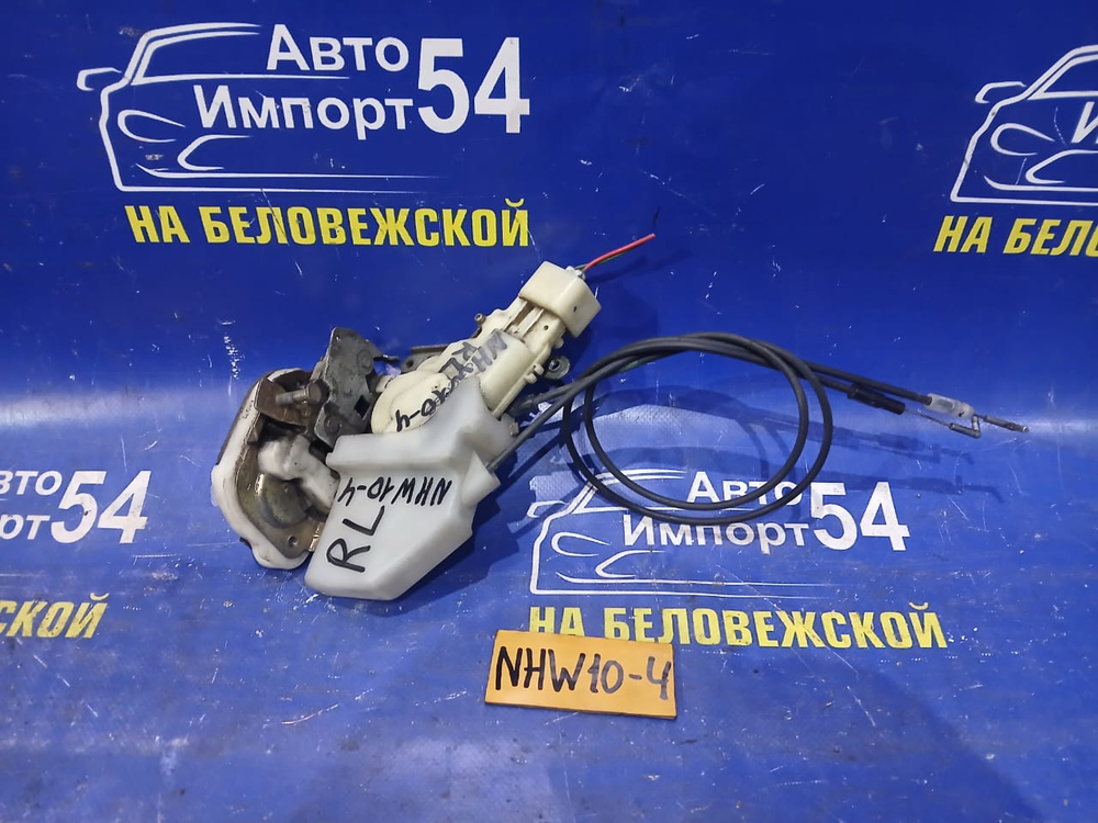 Замок двери задней левой TOYOTA PRIUS 1998