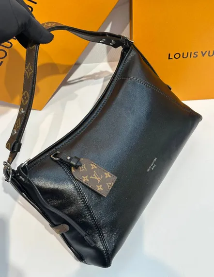 Сумка Louis Vuitton Vibe Carry All East West