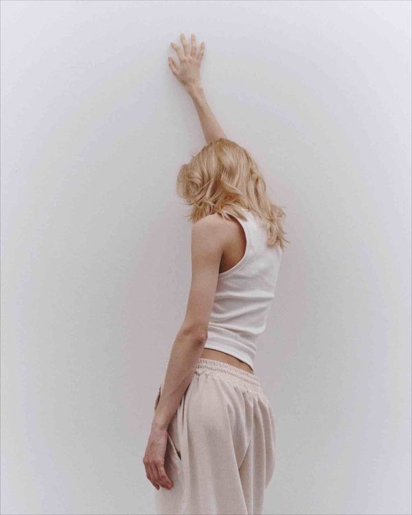 Брюки Velvet Baggy Pants Turtledove бежевые - фото 8