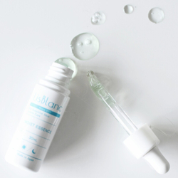 Антивозрастная эссенция с растительным ретинолом AXXZIA LisBlanc Moist Essence