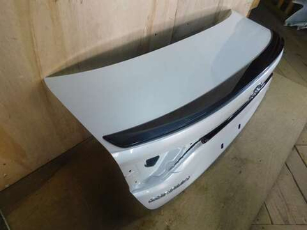 крышка багажника Toyota Corolla NRE210 2021