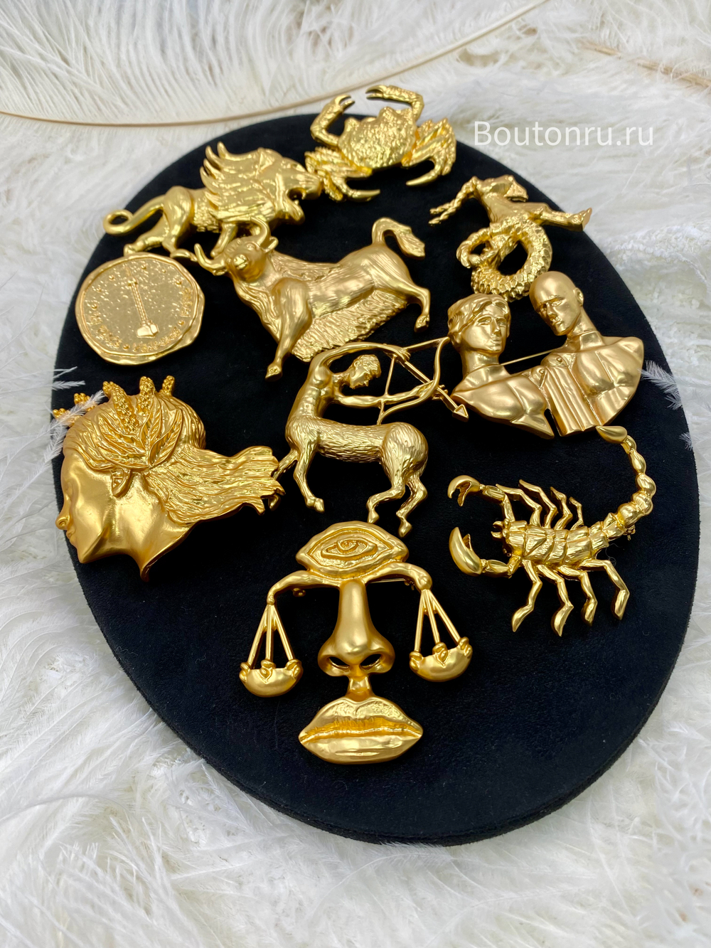 Брошь Скиап. в виде знака зодиака "Скорпион"