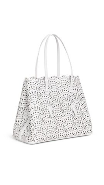ALAÏA СУМКА MINA 37 ИЗ ТЕЛЯЧЬЕЙ КОЖИ, КРЕМОВЫЙ