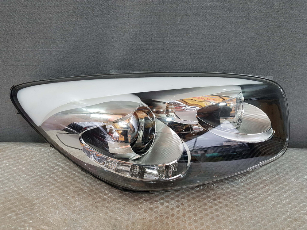 Фара правая LED Kia Picanto 2 (TA) 11-17 Б/У Оригинал 921021Y311