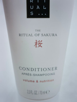 Набор RITUALS... The Ritual Of Sakura Шампунь 70 мл и Кондиционер 70 мл, объем и питание, дорожный формат (Нидерланды)