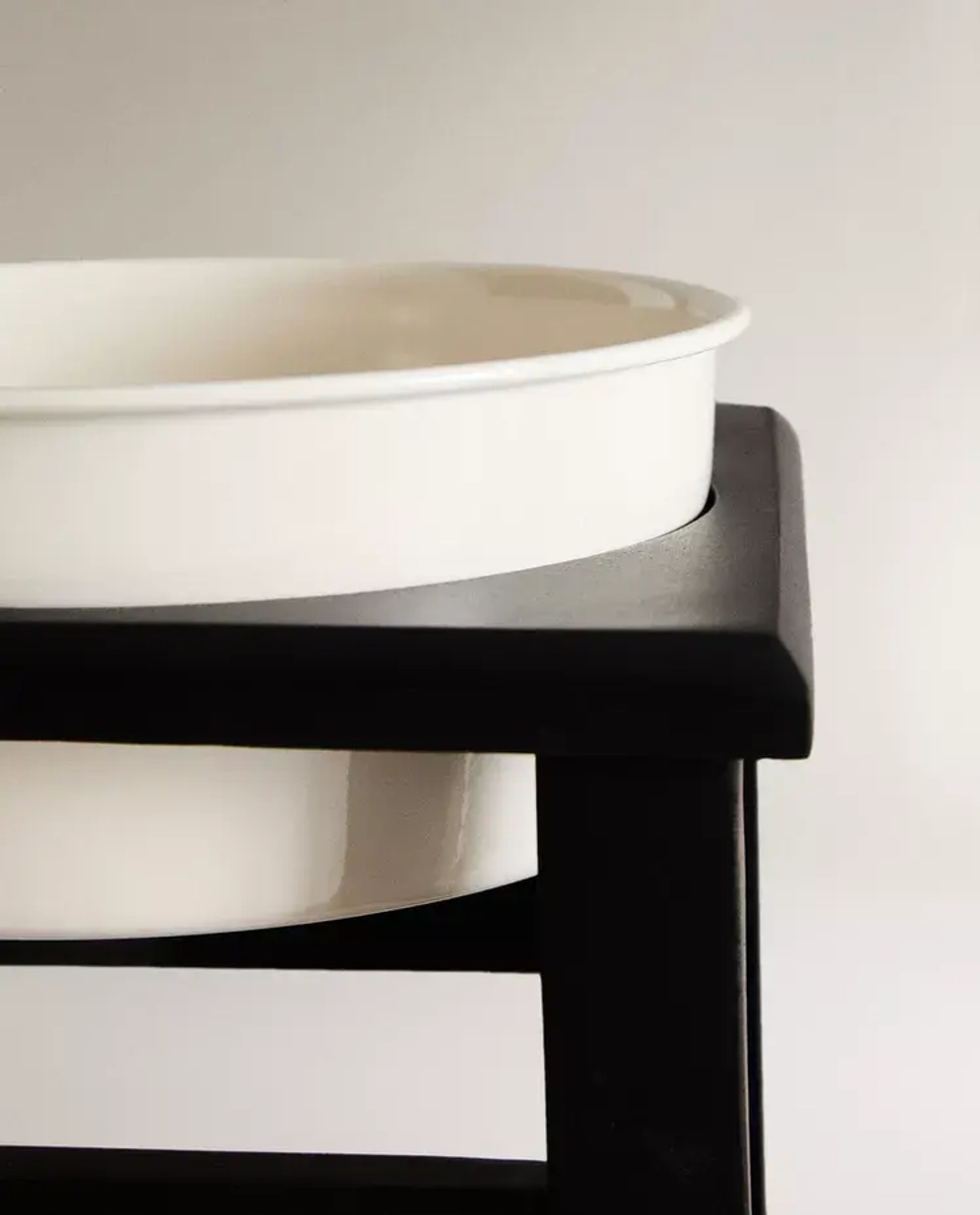ZARA HOME МИСКА ДЛЯ КОРМА ДЛЯ ДОМАШНИХ ЖИВОТНЫХ С ПОДСТАВКОЙ, ЧЕРНЫЙ
