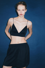 ОДНОТОННЫЕ АТЛАСНЫЕ ШОРТЫ — ZARA