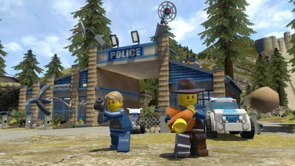 LEGO: CITY Undercover (диск для PS4, полностью на русском языке)