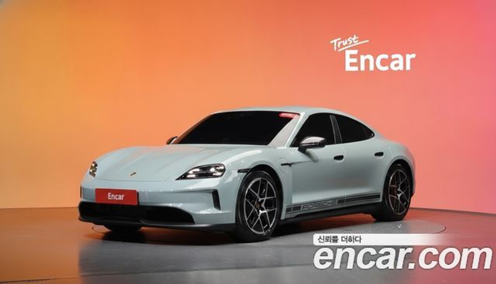 Porsche Taycan 4S — 2025
