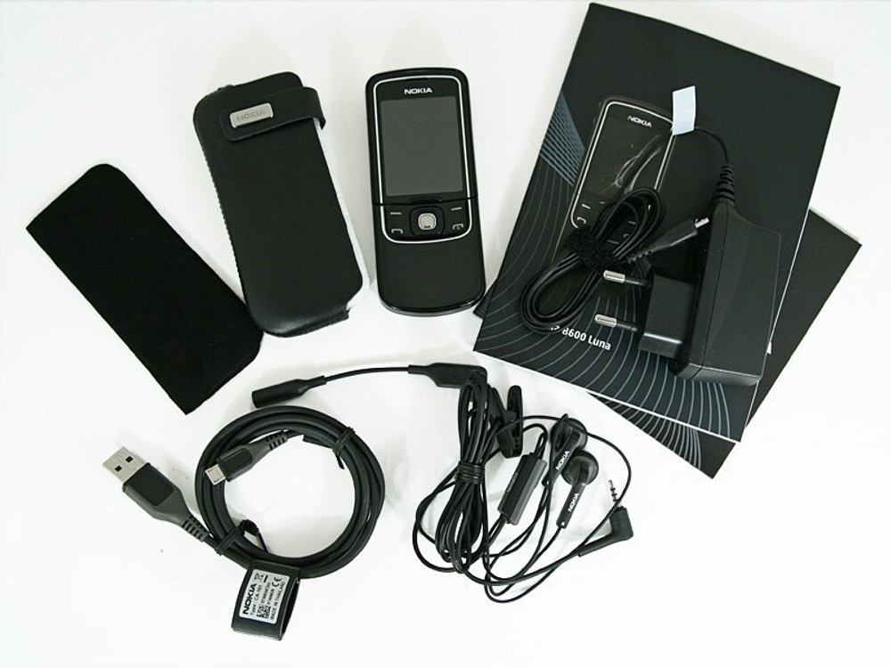 Мобильный телефон Nokia 8600 Luna