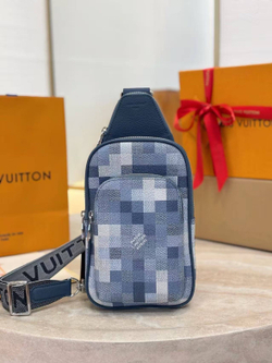 Нагрудная сумка-слинг Louis Vuitton Avenue PM