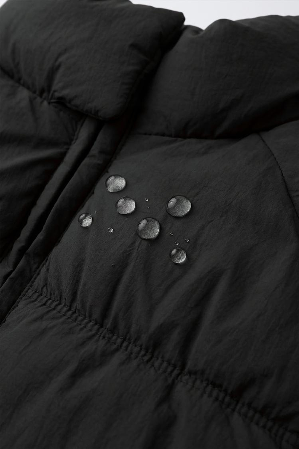 ZARA СТЕГАНАЯ КУРТКА WATER REPELLENT, ЧЕРНЫЙ