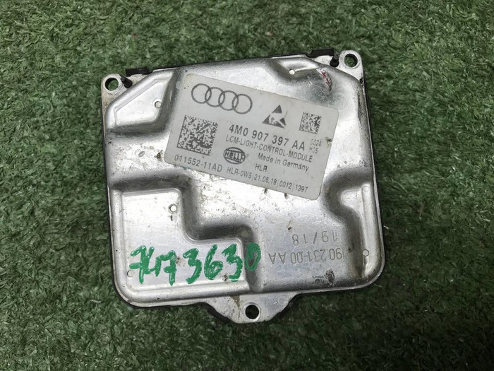 Блок управления фары Audi Q7 2 (2015-2019)