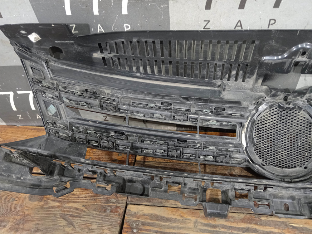 Решетка радиатора Volkswagen Tiguan 1 11-18 Б/У Оригинал 5N0853651J9B9