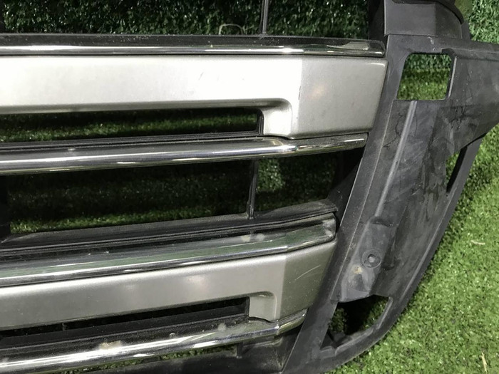 Решетка радиатора Toyota Land Cruiser 200 (2015-2021)