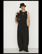 Мужские брюки barrel fit с ремнём и вытачками - BERSHKA