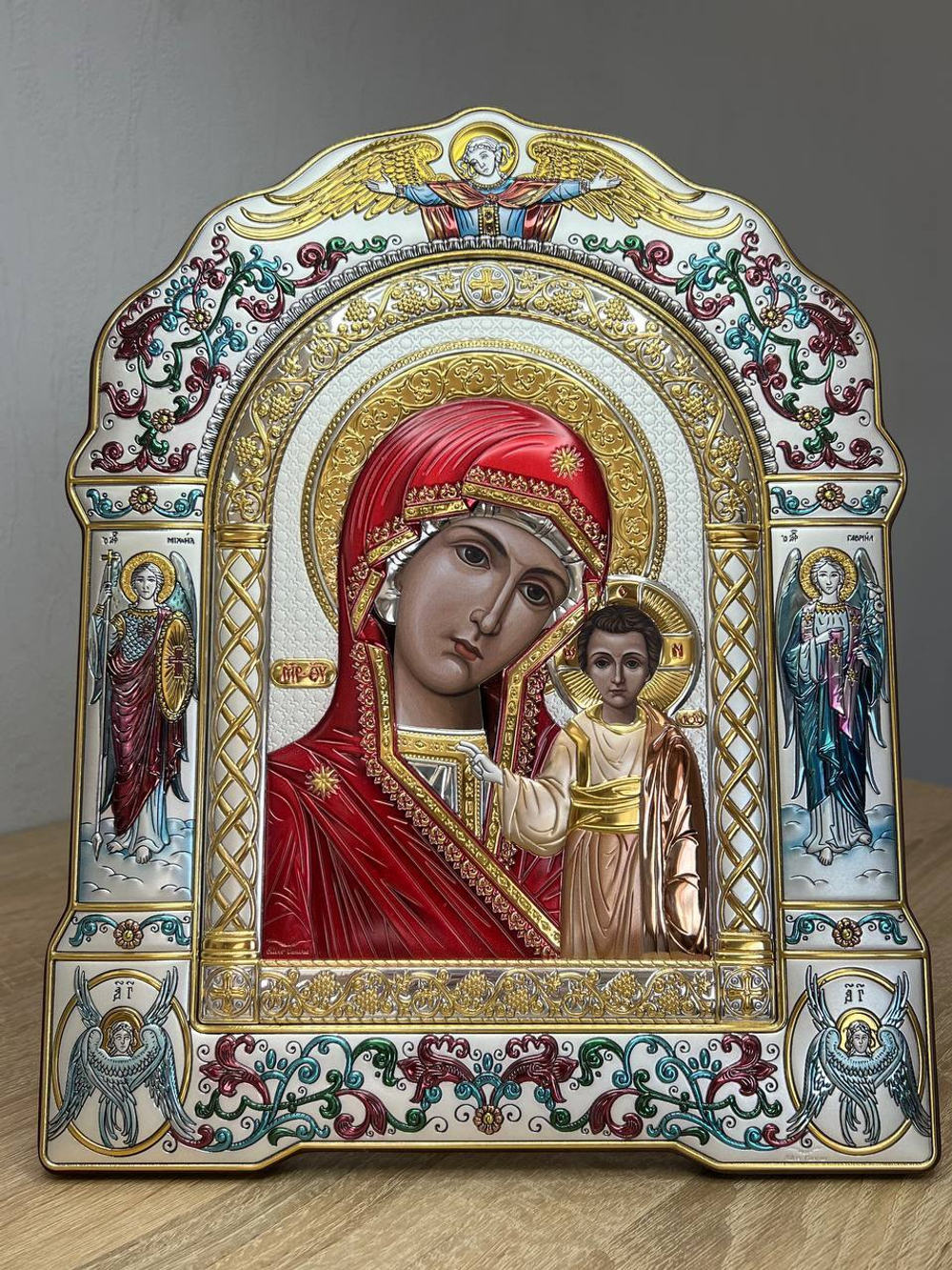 Казанская БМ, икона арочная с рамкой, красное дерево, эмаль 266х335
