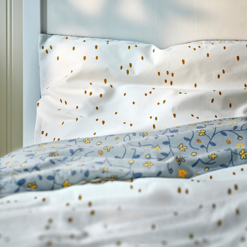 IKEA GULDVÄVARE  (ИКЕА ГУЛДВЭВАРЕ)  -  Пододеяльник с наволочкой для детской кроватки - синий/белый цветочный узор 110x125/35x55 см