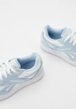 Кроссовки женские REEBOK BB 4000 II