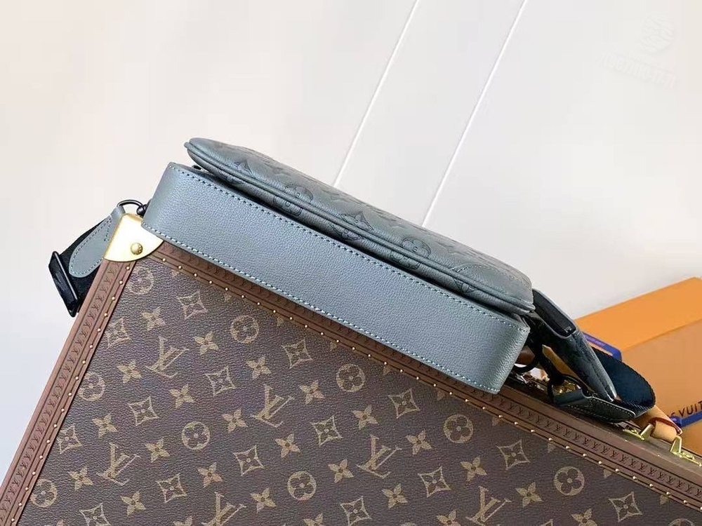 Сумка через плечо/мессенджер Louis Vuitton Trio