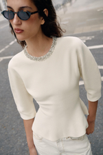ТРИКОТАЖНЫЙ ТОП СО СТРАЗАМИ — ZARA