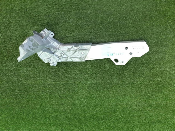 Кронштейн передней панели Mercedes GLC X253 15-22