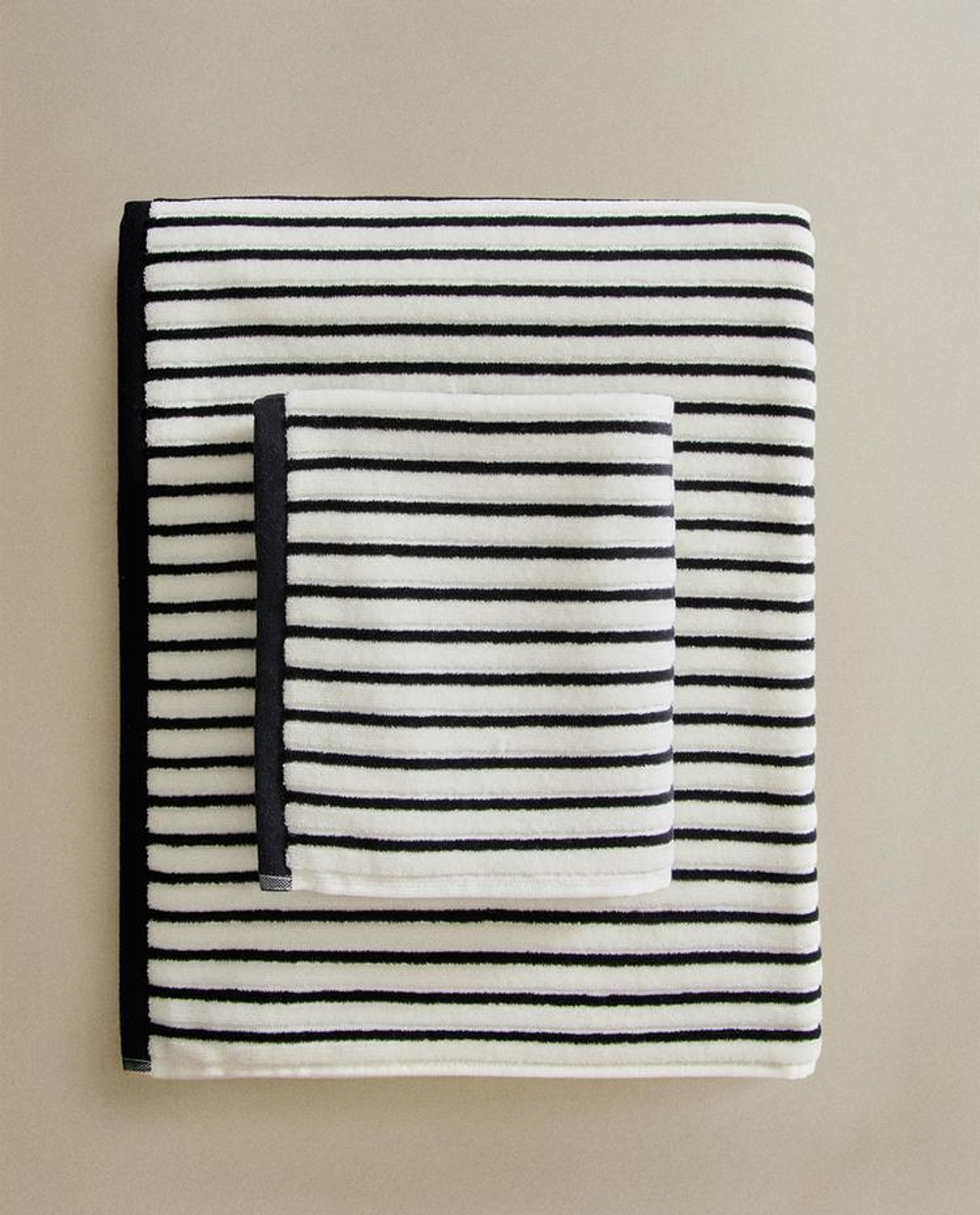 ZARA HOME БАННОЕ ПОЛОТЕНЦЕ ИЗ ВЕЛЮРА В ПОЛОСКУ, ПЕСОЧНЫЙ/ЧЕРНЫЙ
