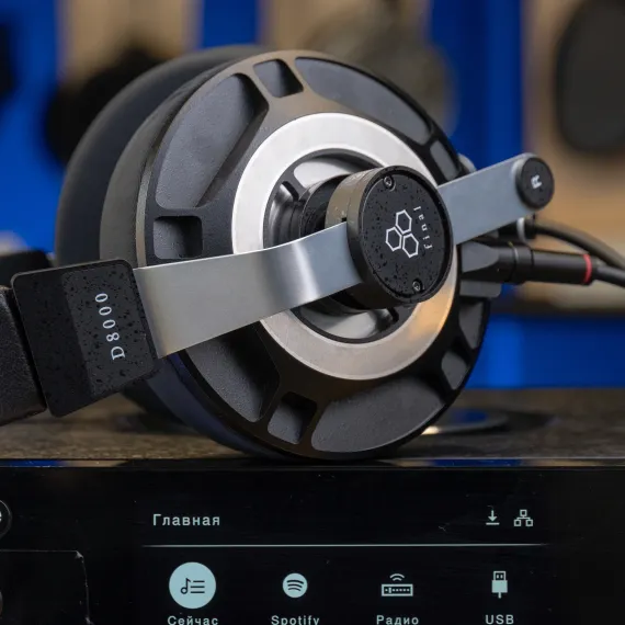 Final Audio D8000 Black