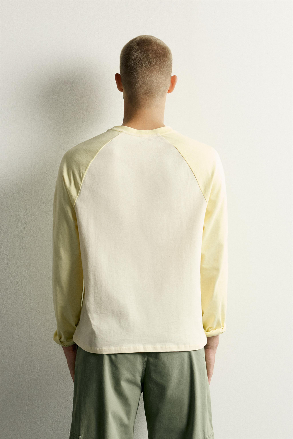 ФУТБОЛКА RELAXED FIT В СТИЛЕ КОЛОР-БЛОК — ZARA · 5584/313