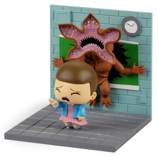 Фигурка Stranger Things Eleven VS Demogorgon Diorama 970242