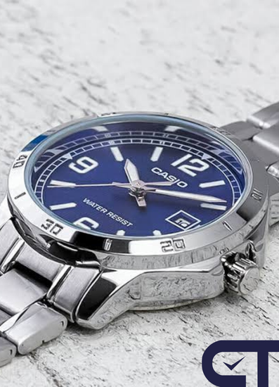Casio LTP-V004D-2B — женские часы с металлическим браслетом