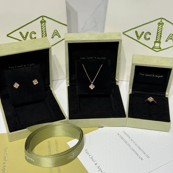 Подвеска Van Cleef &amp; Arpels Alhambra