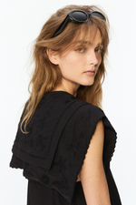 Платье с матросским воротником и вышивкой - H&M
