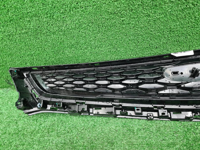 Решетка радиатора Geely Tugella (2022-н.в.)