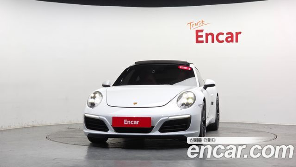 Porsche 911 Carrera — 2019