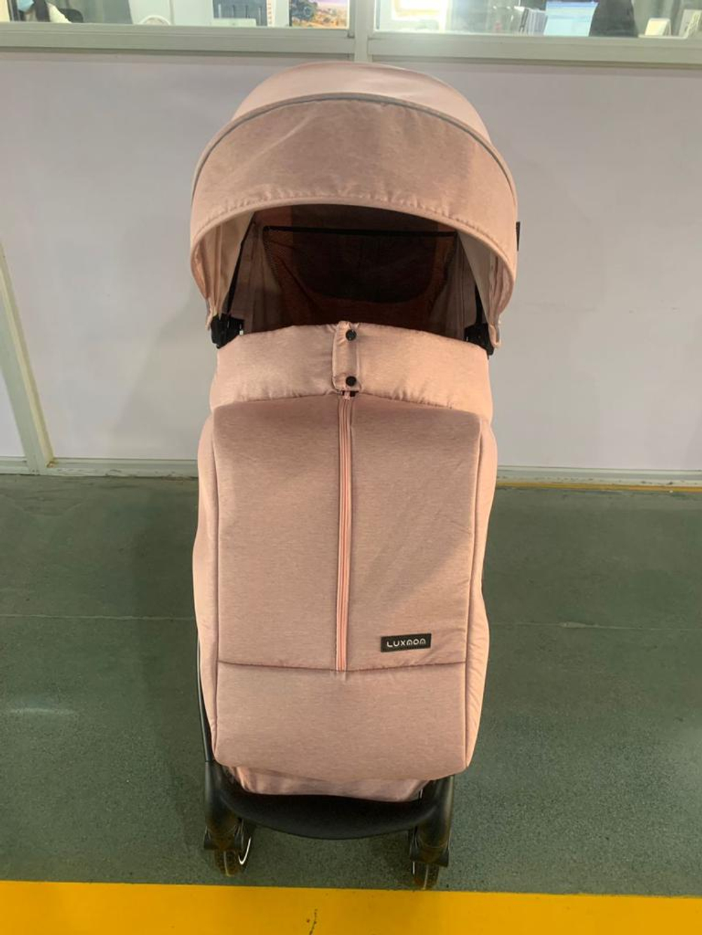 Прогулочная коляска Luxmom 730 ч/р