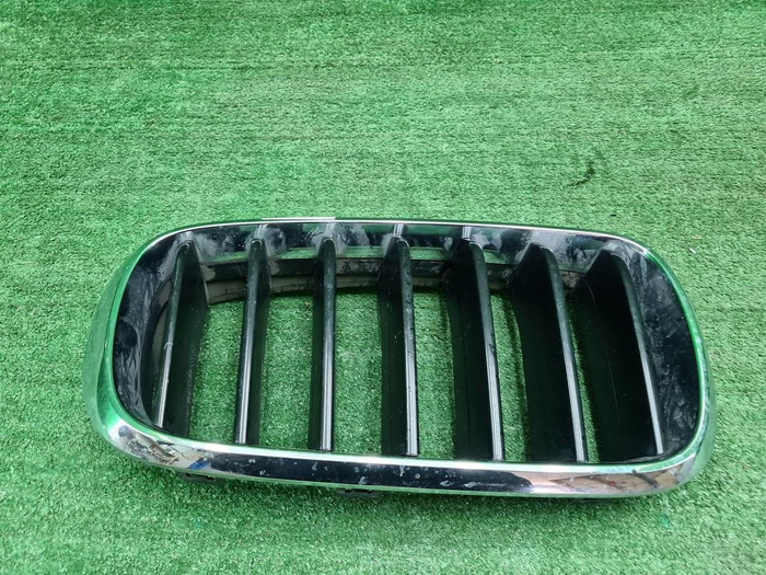 Решетка радиатора правая BMW X5 F15 X6 F16 (13-18)