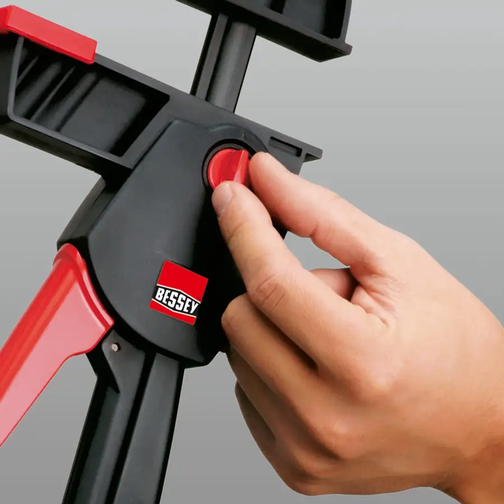 Струбцина для работы одной рукой BESSEY DUO30-8