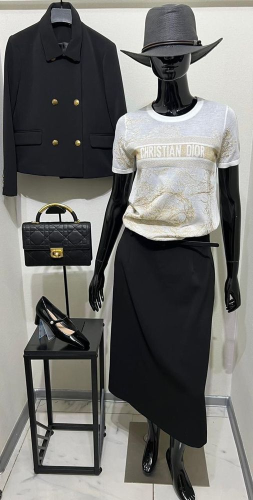 Костюм Dior