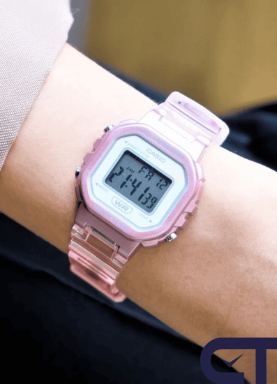 Casio LA-20WHS-4A — женские цифровые часы с подсветкой и секундомером