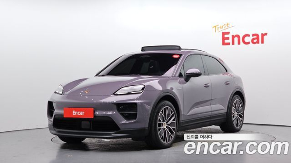 Porsche Macan Base 4 — 2025
