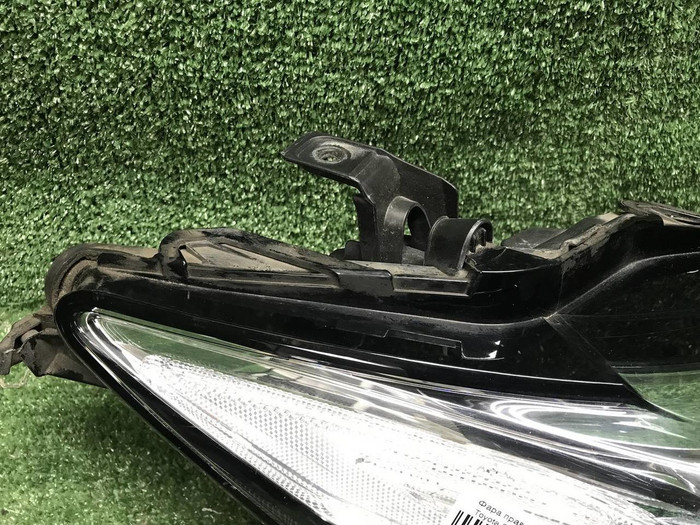 Фара правая Toyota Camry xv70 (20-нв) LED