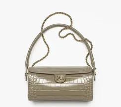 Клатч Chanel With Chain Métiers d’art 2026