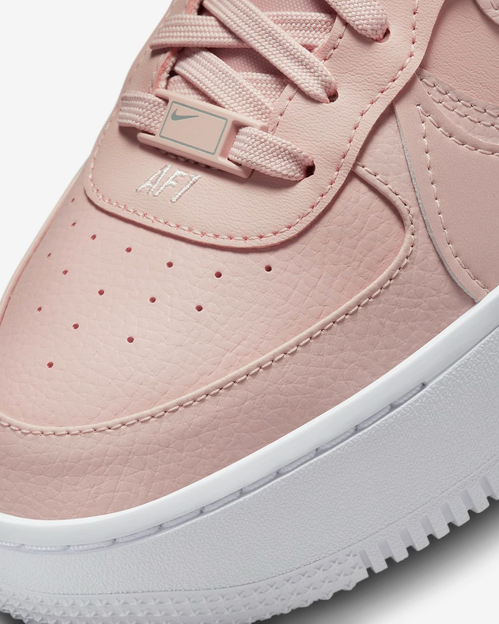Кроссовки женские NIKE Air Force 1 PLT.AF.ORM