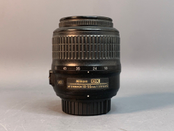 Nikon 18-55mm f/3.5-5.6G AF-S VR DX Zoom-Nikkor царапины